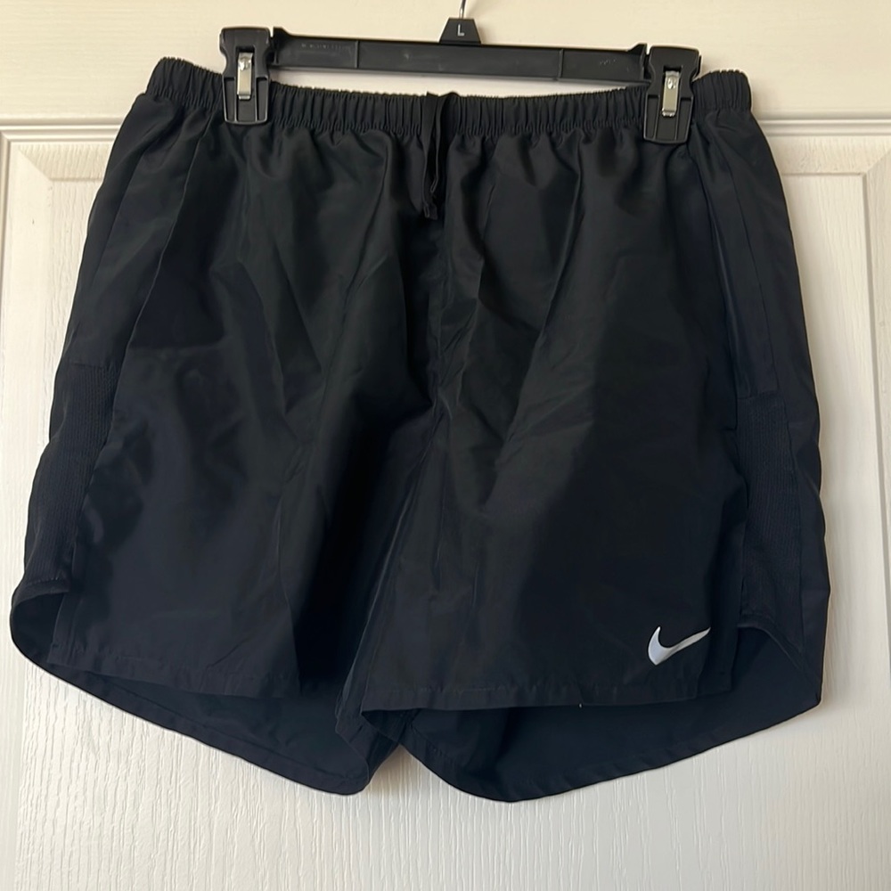 Men’s Nike Dri-Fit shorts medium